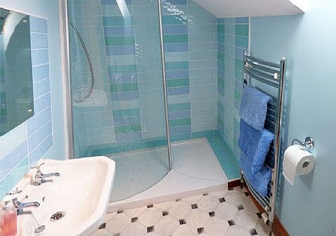 En suite with walk-in shower